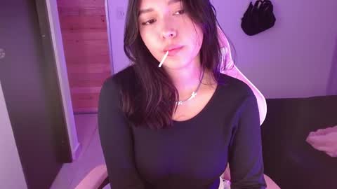 Snapshot of moonbella_bell chatting on 24, 9, 2025 bell online show from 24, 9, 2025