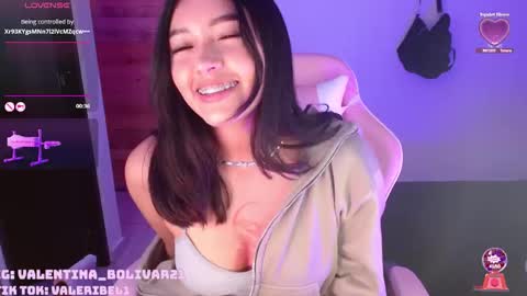 Snapshot of moonbella_bell chatting on 10, 10, 2025 bell online show from 10, 10, 2025