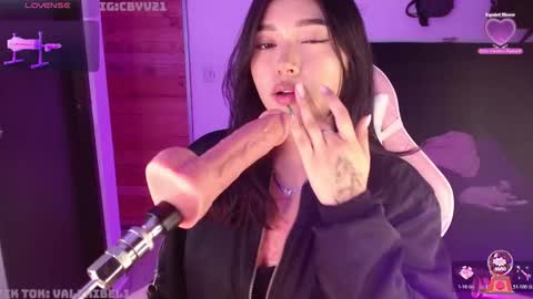 Snapshot of moonbella_bell chatting on 12, 11, 2025 bell online show from 12, 11, 2025