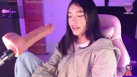 Snapshot of moonbella_bell chatting on 28, 11, 2025 bell online show from 28, 11, 2025