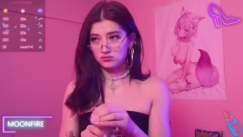 Snapshot of moonfiredance chatting on 29, 11, 2025 Nicky online show from 29, 11, 2025