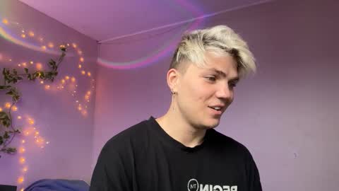 Snapshot of moonflamek chatting on 21, 12, 2025 moonflamek online show from 21, 12, 2025