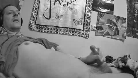 Snapshot of moonlucky007 chatting on 14, 12, 2025 Moonlucky007 online show from 14, 12, 2025