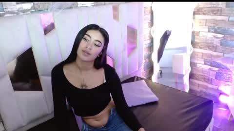 Snapshot of moonshine_tay chatting on 23, 10, 2025 Moon online show from 23, 10, 2025