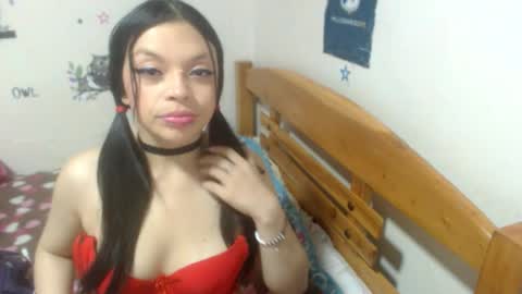 Snapshot of moontthbluee chatting on 23, 10, 2025 luna online show from 23, 10, 2025