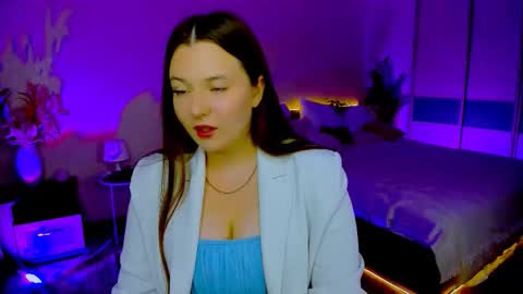 Snapshot of moonvelle chatting on 17, 10, 2025 Betty online show from 17, 10, 2025