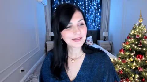 Snapshot of moonvelour chatting on 5, 12, 2025 Ask me online show from 5, 12, 2025