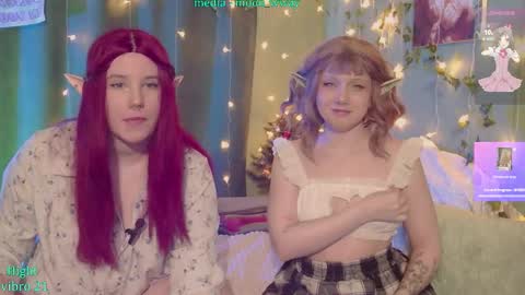 Snapshot of moonwaywithmemes chatting on 21, 12, 2025 Mary online show from 21, 12, 2025