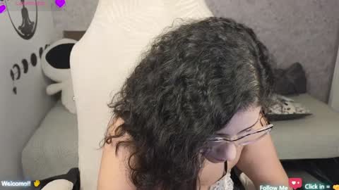 Snapshot of moonwoman_ chatting on 24, 1, 2025 Moon Woman online show from 24, 1, 2025