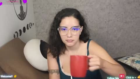 Snapshot of moonwoman_ chatting on 30, 1, 2025 Moon Woman online show from 30, 1, 2025