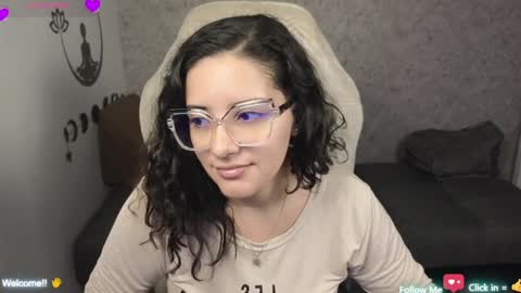 Snapshot of moonwoman_ chatting on 1, 2, 2025 Moon Woman online show from 1, 2, 2025