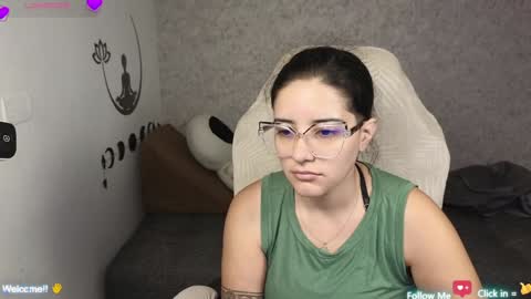 Snapshot of moonwoman_ chatting on 5, 2, 2025 Moon Woman online show from 5, 2, 2025