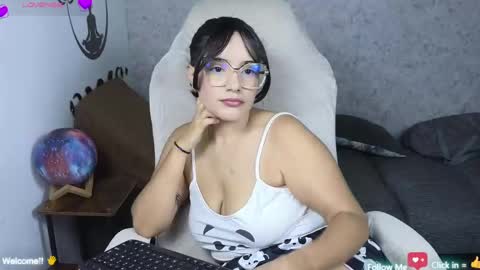 Snapshot of moonwoman_ chatting on 10, 2, 2025 Moon Woman online show from 10, 2, 2025