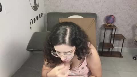 Snapshot of moonwoman_ chatting on 7, 3, 2025 Moon Woman online show from 7, 3, 2025