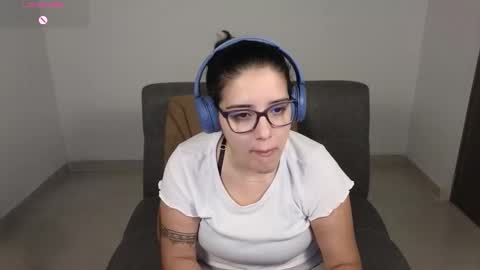 Snapshot of moonwoman_ chatting on 10, 10, 2025 Moon Woman online show from 10, 10, 2025