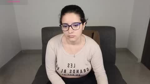 Snapshot of moonwoman_ chatting on 12, 10, 2025 Moon Woman online show from 12, 10, 2025