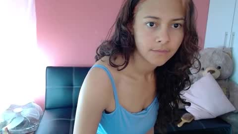 Snapshot of mora_haze chatting on 18, 12, 2025 Mora Haze 3 online show from 18, 12, 2025