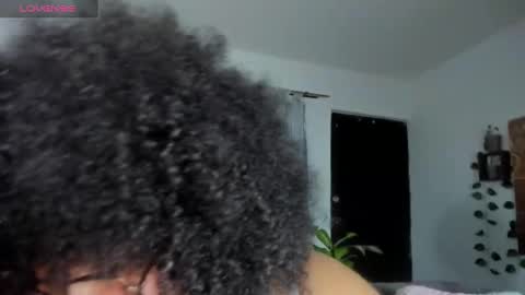 Snapshot of moradaniels chatting on 4, 2, 2025 online show from 4, 2, 2025