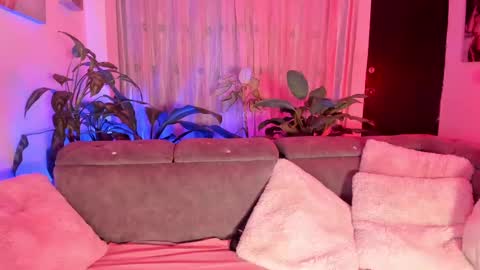 Snapshot of moradaniels chatting on 9, 3, 2025 online show from 9, 3, 2025