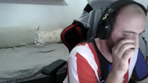 Snapshot of morenoch19 chatting on 17, 11, 2025 alejo online show from 17, 11, 2025