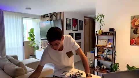 Snapshot of morgan_hiller chatting on 15, 11, 2025 online show from 15, 11, 2025