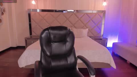 Morgan Hicks online show from 15, 12, 2025