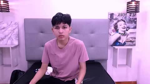 Snapshot of mortelle_ chatting on 10, 11, 2025 MORTELLE online show from 10, 11, 2025