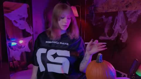 Snapshot of morvelyn chatting on 26, 10, 2025 morvelyn online show from 26, 10, 2025