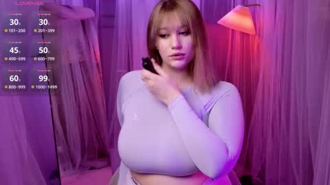 Snapshot of morvelyn chatting on 10, 11, 2025 morvelyn online show from 10, 11, 2025