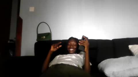 Snapshot of mouthymiss chatting on 4, 3, 2025 Mouthymiss online show from 4, 3, 2025