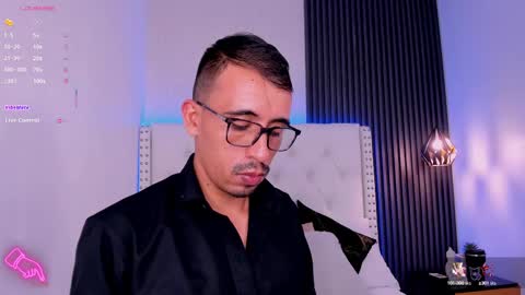 Snapshot of mr_aronnn chatting on 11, 3, 2025 Aaron. online show from 11, 3, 2025