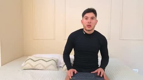 Snapshot of mr_danni_ chatting on 29, 10, 2025 Danny Aleja online show from 29, 10, 2025