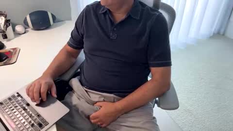 mr_hornyasfuck online show from 17, 11, 2025