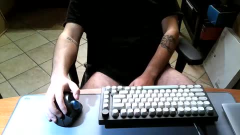 Snapshot of mr_kaa chatting on 2, 2, 2025 mr_kaa online show from 2, 2, 2025