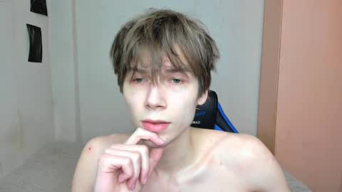 Snapshot of mr_makentoshi chatting on 5, 2, 2025 Makentoshi online show from 5, 2, 2025