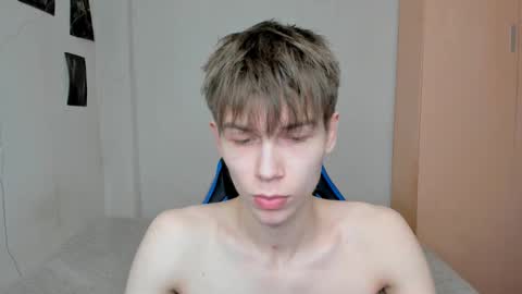 Snapshot of mr_makentoshi chatting on 4, 3, 2025 Makentoshi online show from 4, 3, 2025