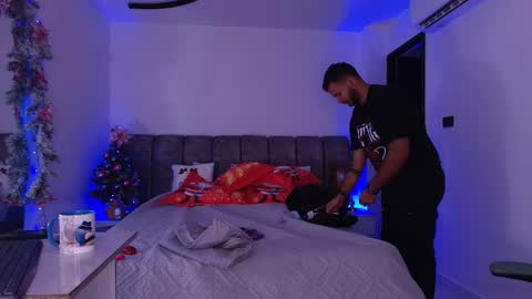 MIKEE online show from 19, 12, 2025