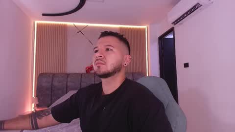 MIKEE online show from 27, 2, 2026