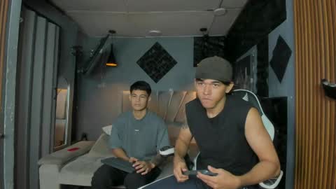 Snapshot of mr_mois chatting on 24, 4, 2026 mr_mois online show from 24, 4, 2026