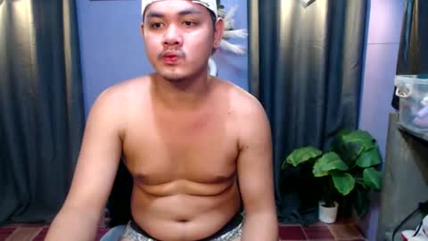 Snapshot of mr_olivercummerx chatting on 4, 10, 2025 mr_olivercummerx online show from 4, 10, 2025
