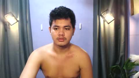 Snapshot of mr_olivercummerx chatting on 21, 10, 2025 mr_olivercummerx online show from 21, 10, 2025