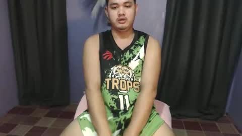 Snapshot of mr_olivercummerx chatting on 18, 12, 2025 mr_olivercummerx online show from 18, 12, 2025