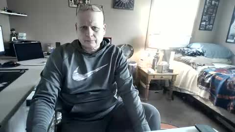 Snapshot of mrclean_55 chatting on 15, 12, 2025 MrClean55 online show from 15, 12, 2025