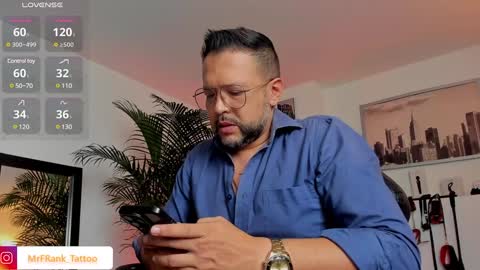 Snapshot of mrfrank_tattoo chatting on 6, 12, 2024 MrFrank. online show from 6, 12, 2024