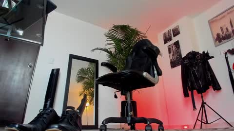 Snapshot of mrfrank_tattoo chatting on 11, 12, 2024 MrFrank. online show from 11, 12, 2024