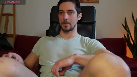 Snapshot of mrgreeneyes01 chatting on 5, 2, 2025 juan luis online show from 5, 2, 2025