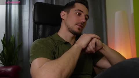 Snapshot of mrgreeneyes01 chatting on 6, 2, 2025 juan luis online show from 6, 2, 2025