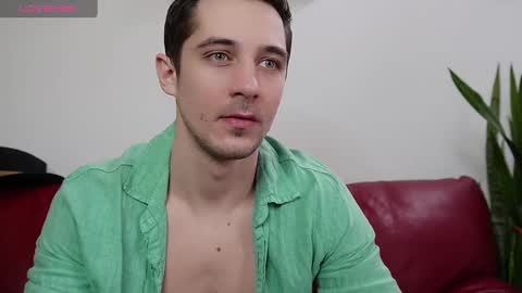Snapshot of mrgreeneyes01 chatting on 9, 3, 2025 juan luis online show from 9, 3, 2025