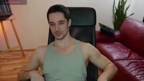 Snapshot of mrgreeneyes01 chatting on 11, 3, 2025 juan luis online show from 11, 3, 2025