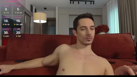 Snapshot of mrgreeneyes01 chatting on 19, 11, 2025 juan luis online show from 19, 11, 2025